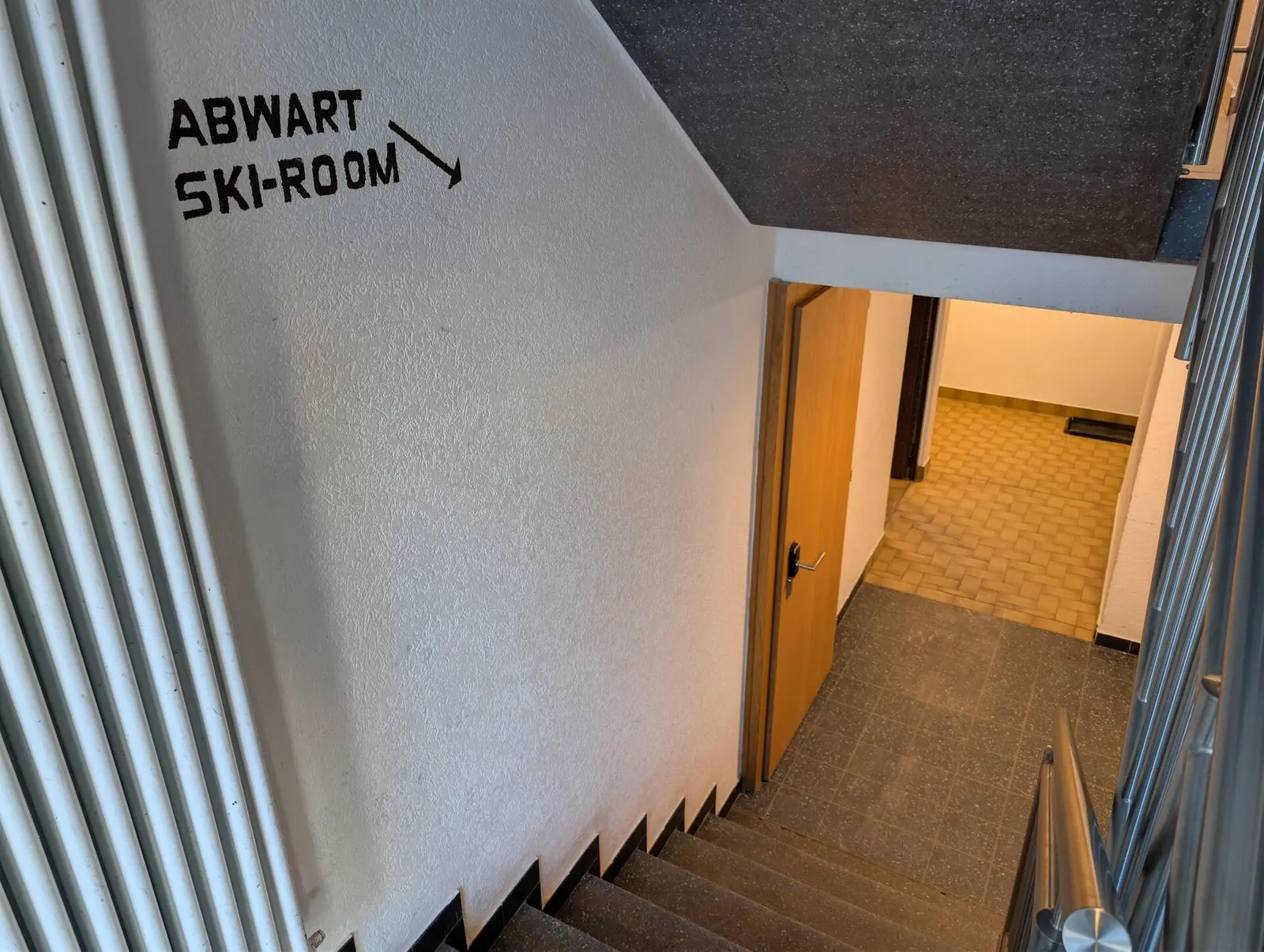 Treppenhaus zum Skiraum