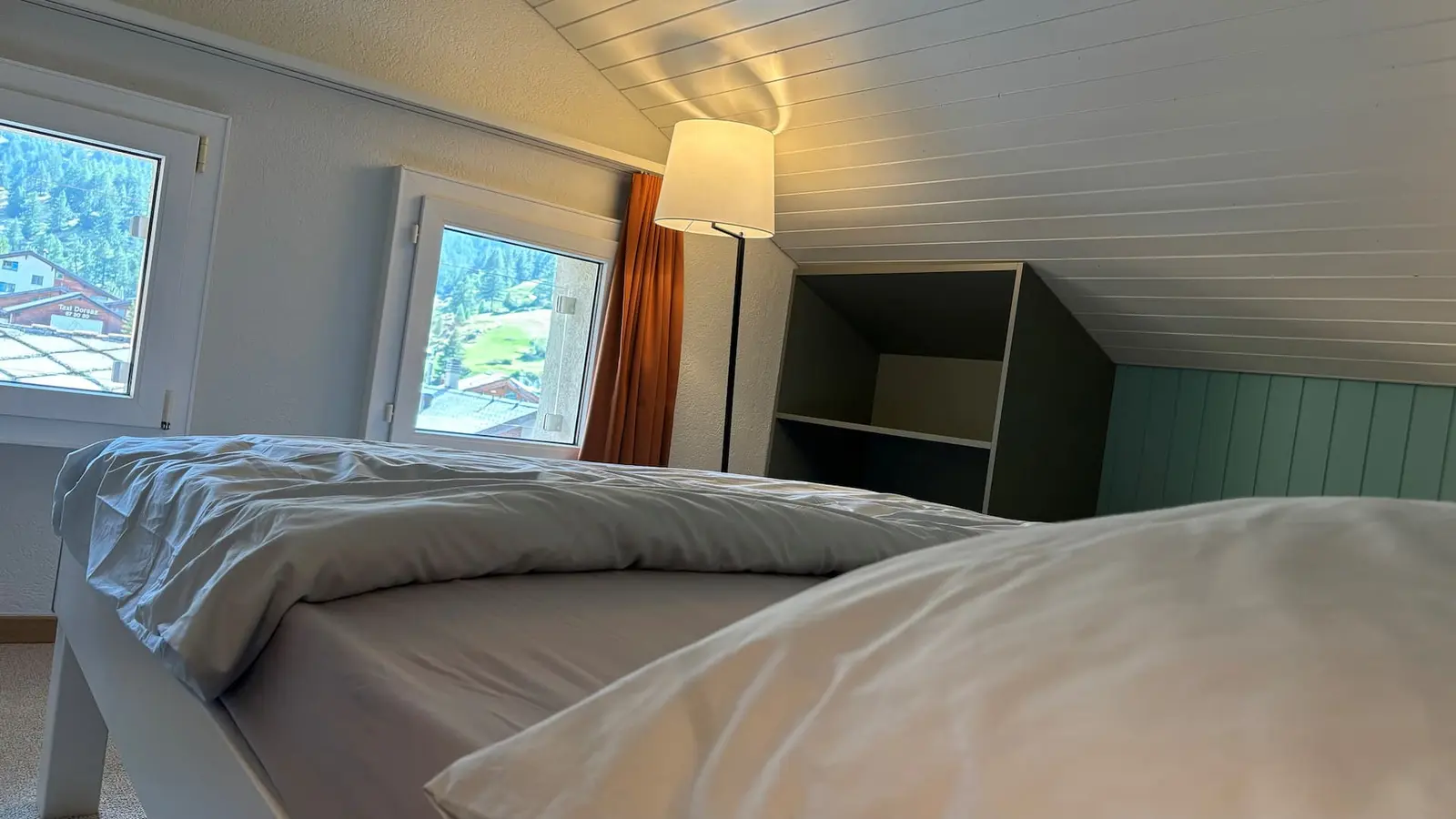 Schlafzimmer am Fenster